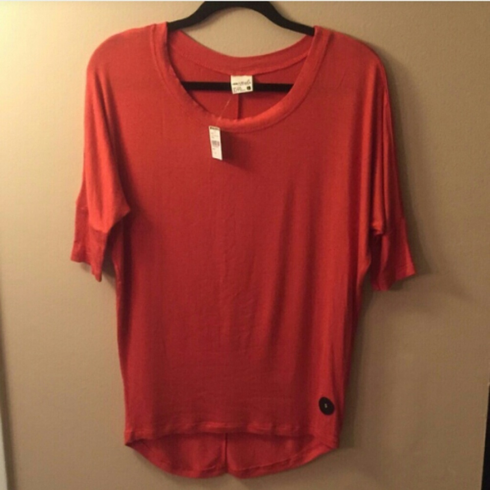 TILLYS shirt